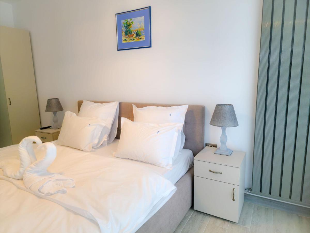 Blue Lagoon Aparthotel Pool & Spa Mamaia Nord Неводарі Екстер'єр фото